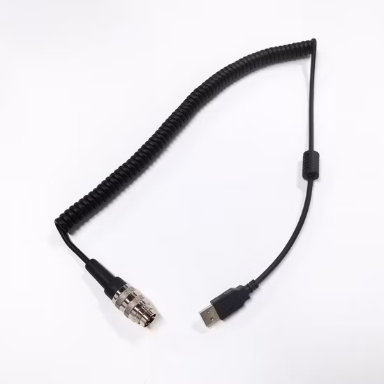 Veste en PU personnalisée, cordon d'alimentation enroulé, câble en spirale, fil à ressort avec prise mâle britannique et extrémité femelle Ie320 C13